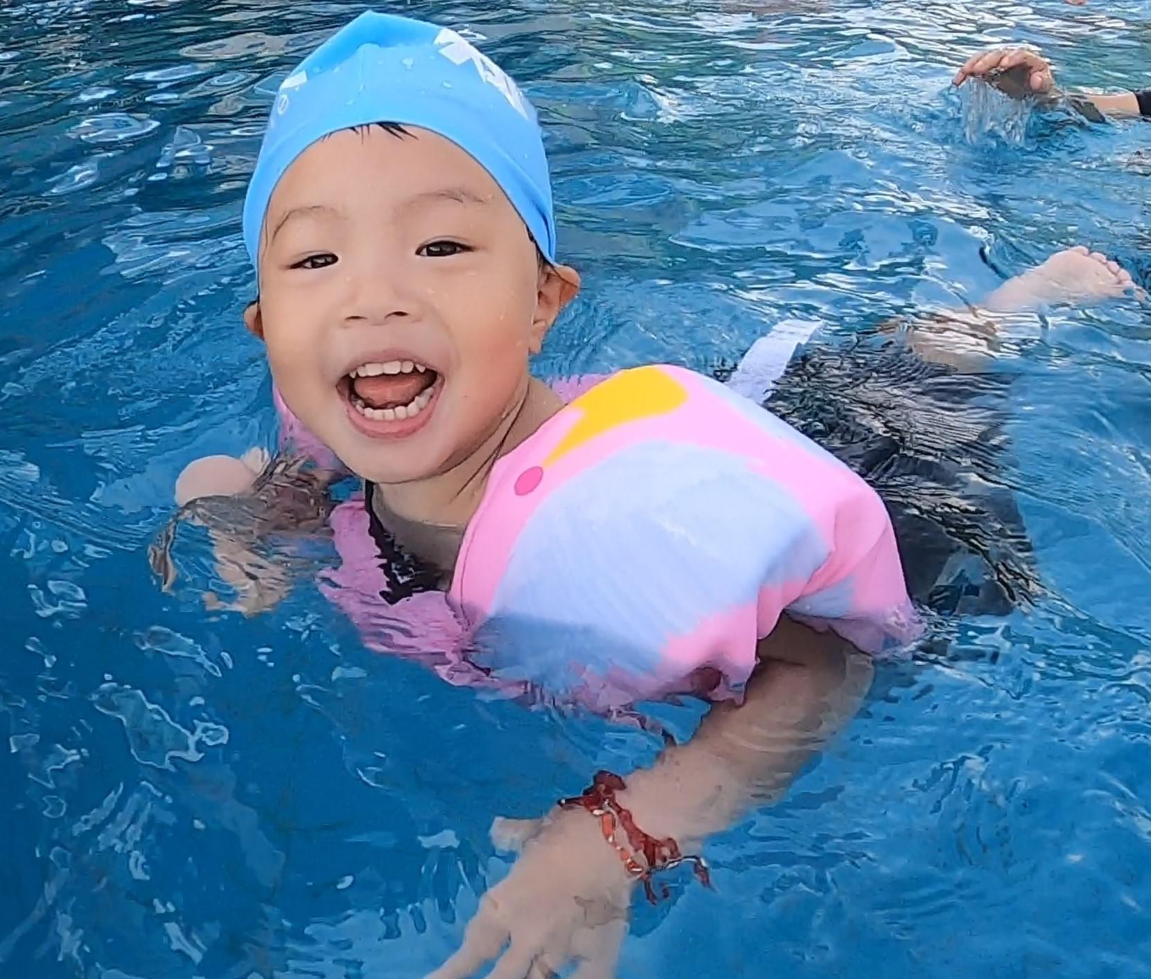 親子泳班 | 小海熊 Aquatic Center